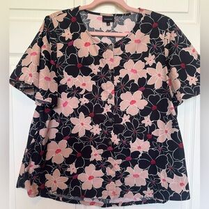 WHO WHAT WEAR Large Floral Black and Pink Women's Top